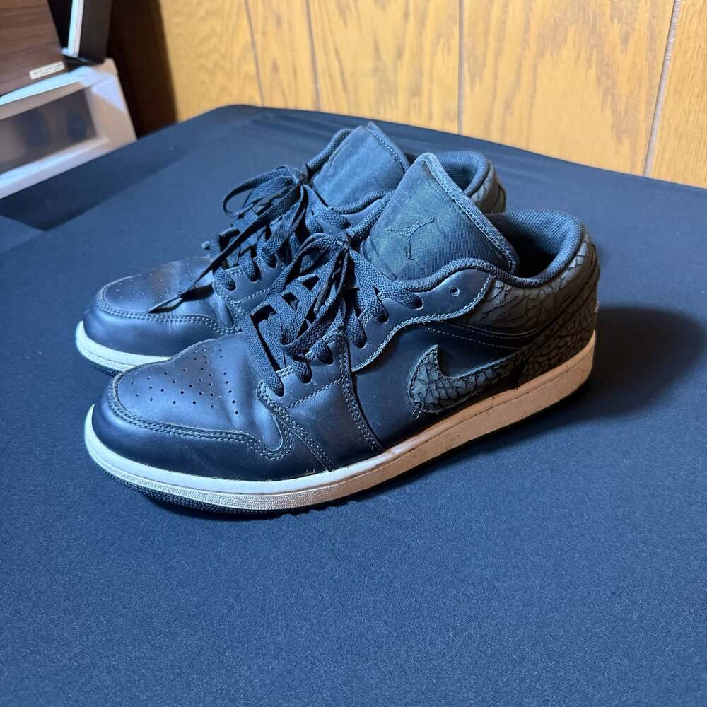 Nike Air Jordan 1 Low SE Black Elephant Print Size 11